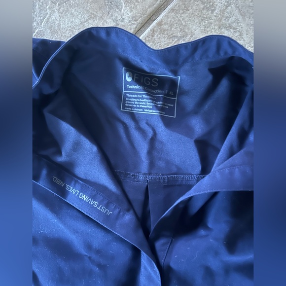 Figs Rafaela Oversized Scrub Top - Picture 3 of 5